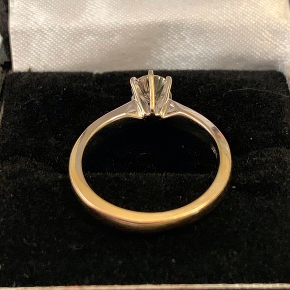 ❤️18 K White Gold Authentic 1/2CTW Diamond Ring❤️ - Picture 4 of 8